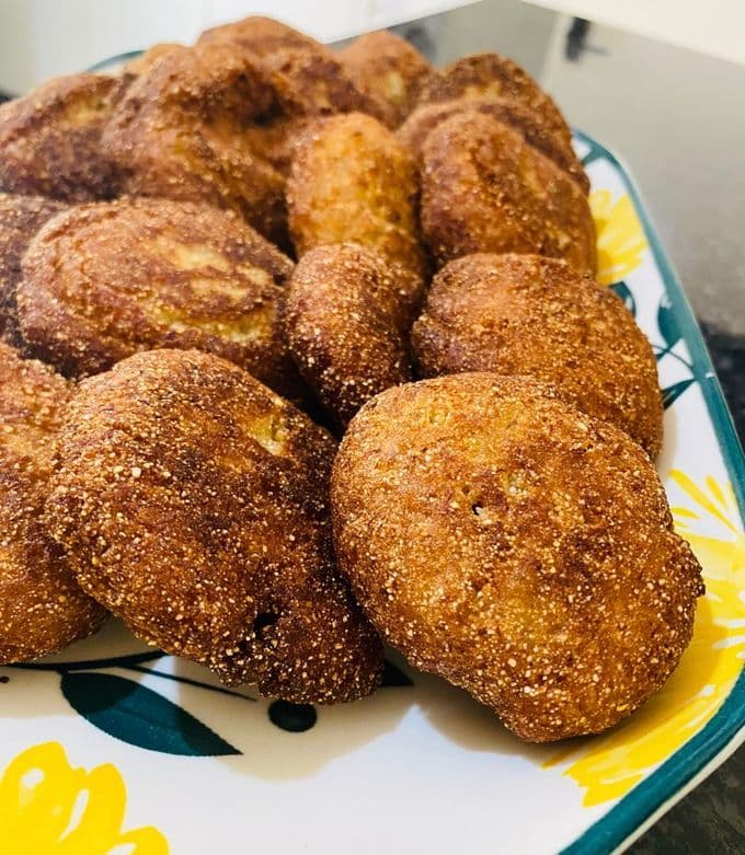 Zitumbuwa(Banana Fritters)